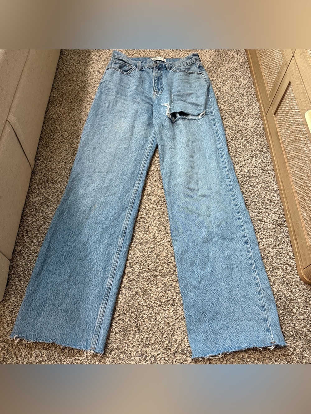 Women’s Abercrombie and Fitch The Loose High Rise Jeans Size 2L Light Blue